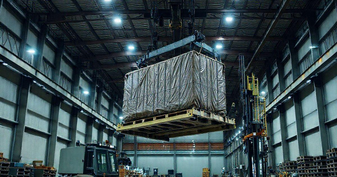 Elevador monta carga industrial: Como escolher o modelo ideal para sua empresa