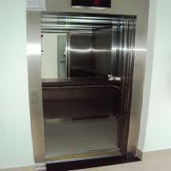Elevador de carga comercial
