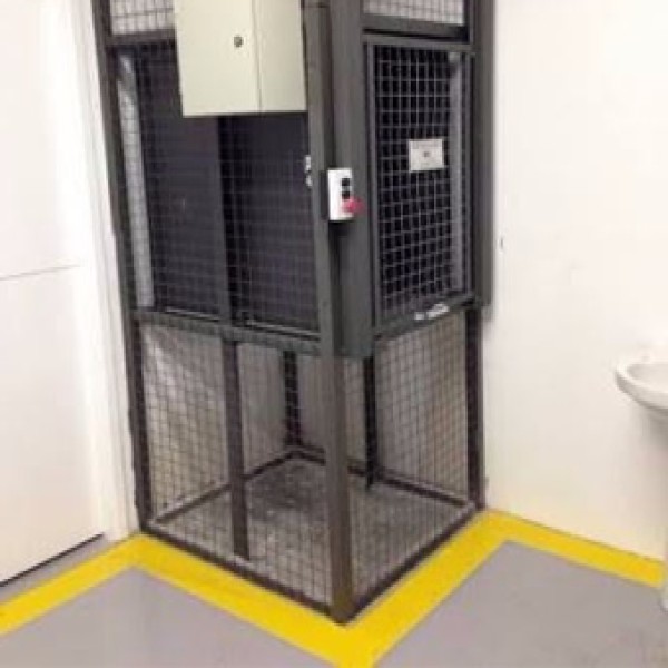 Elevador de carga elétrico