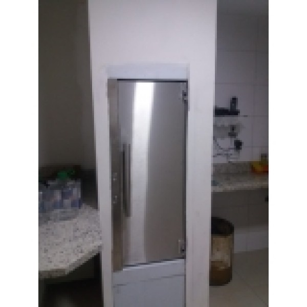 Elevador de carga pequeno