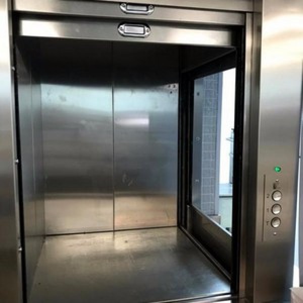 Elevador de carga sob medida