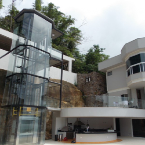 Elevador externo residencial