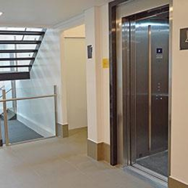 Elevador residencial e social