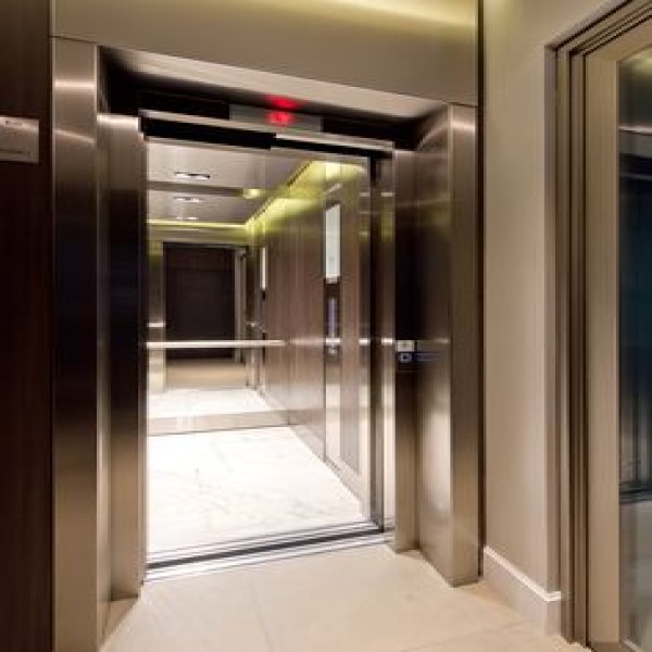 Elevador residencial e social