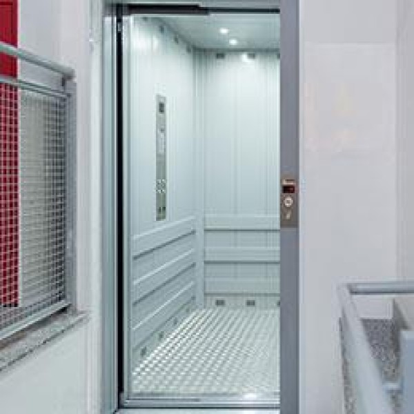 Elevador residencial e social