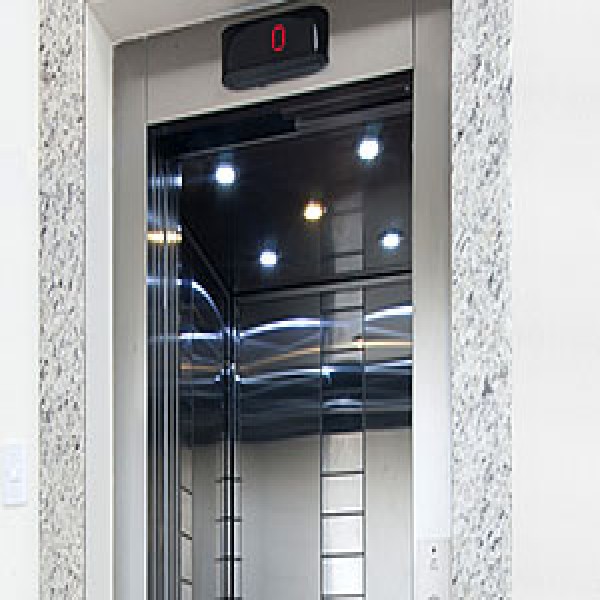 Elevador residencial interno