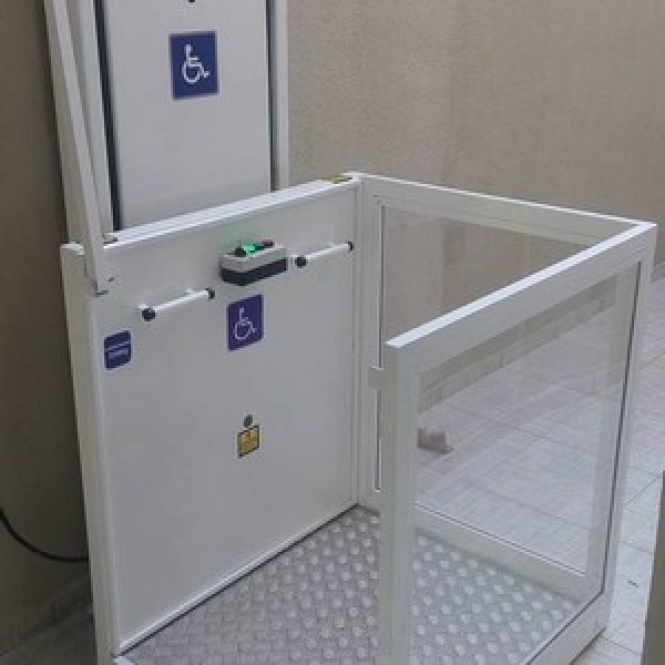 Elevador residencial para cadeirante
