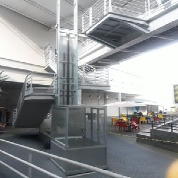 Elevadores residenciais para deficientes Elevadores residenciais para deficientes